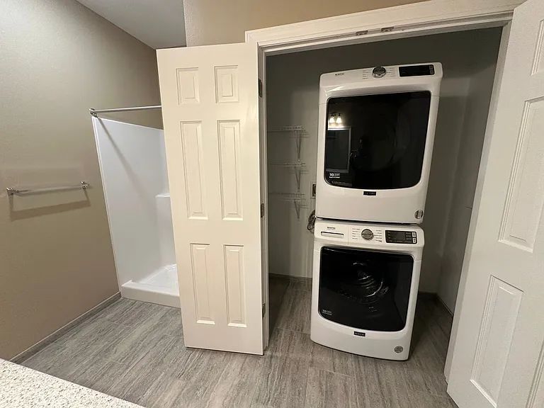 Red Earth Apartments- On Lake Butte Des Morts — Photo 30