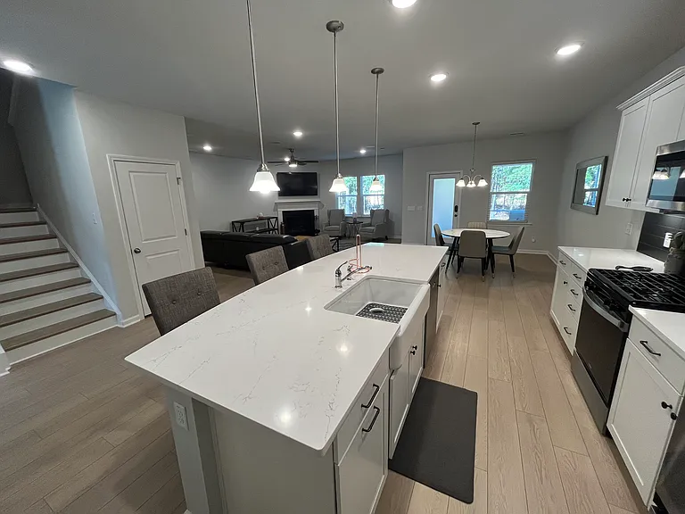3093 Grinnell St — Photo 6
