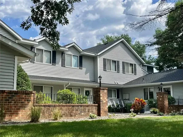 5994 Fernwood St, Shoreview, MN 55126