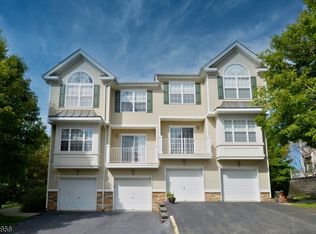 121 Ridge Dr, Pompton Lakes, NJ 07442