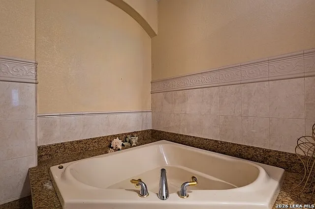 2201 Zacatecas Dr — Photo 50