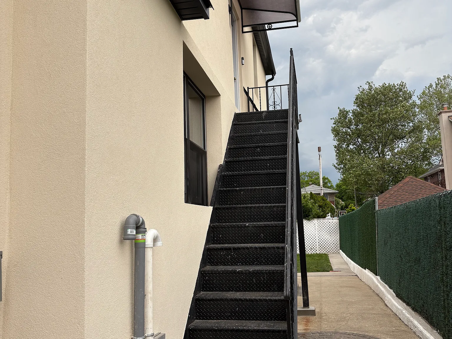 2 bed, 800 sqft, $3,400 — Photo 1