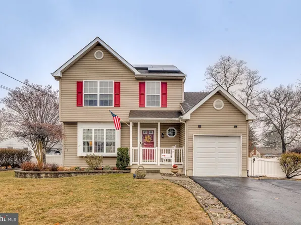 4 Lake Ave, National Park, NJ 08063