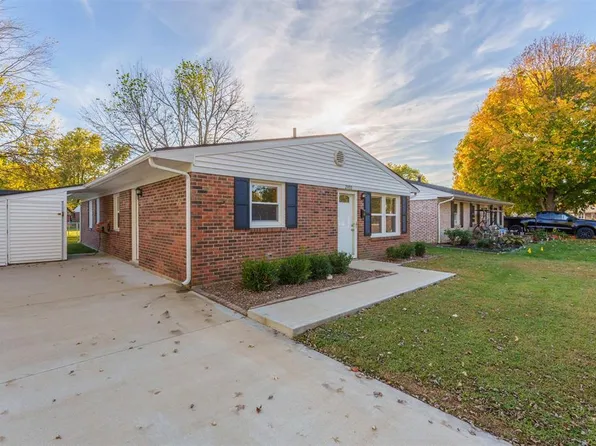 2900 Yosemite Dr, Owensboro, KY 42301