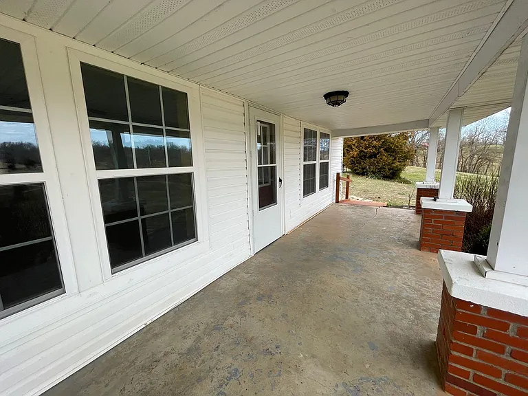555 Hopewell Rd — Photo 25