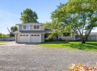 8920 Maple Dr, Pasco, WA 99301