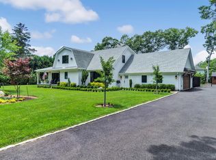 99 Beach Rd, Westhampton Beach, NY 11978