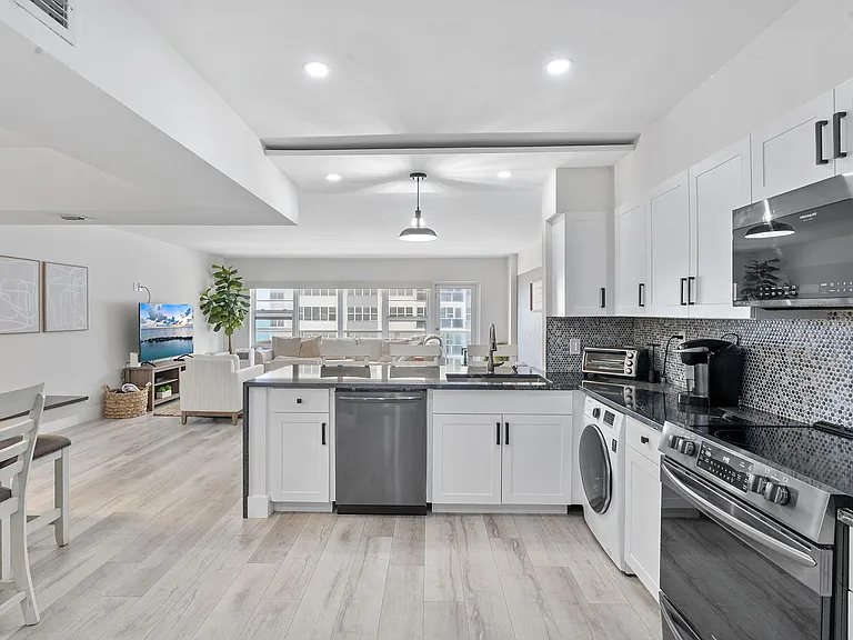 3750 Galt Ocean Dr #1002 — Photo 10