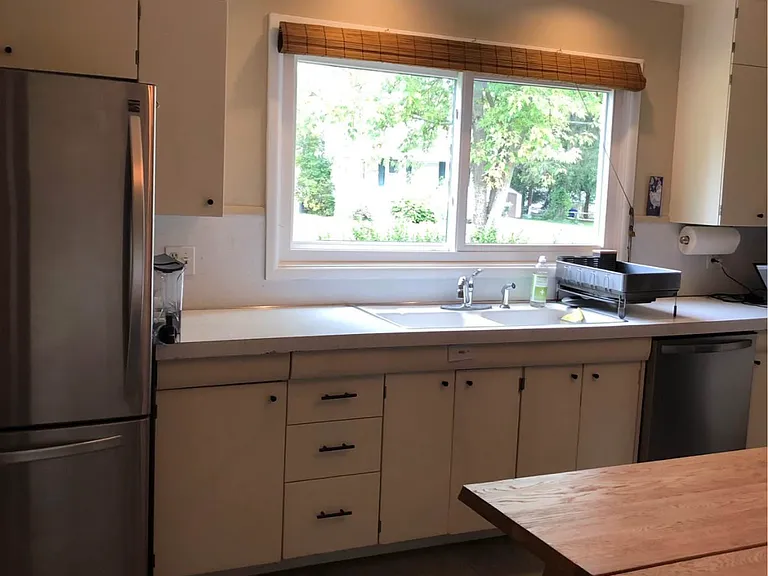 400 N Seward Ave — Photo 4