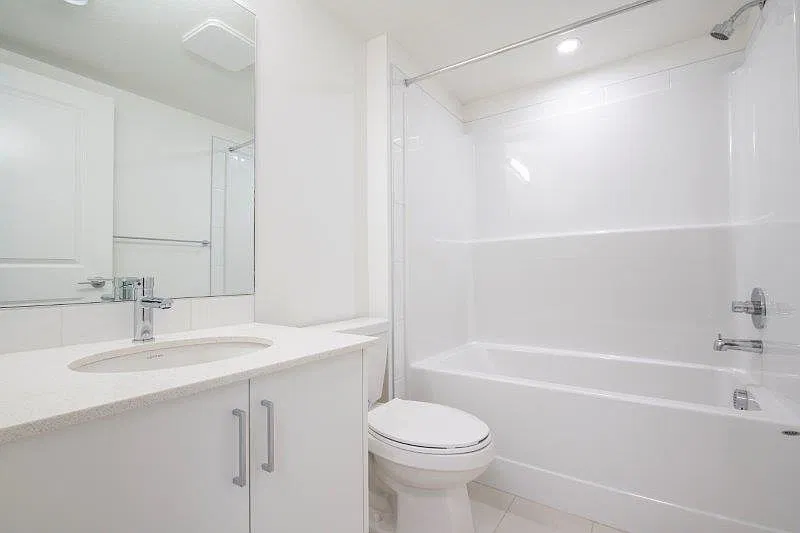 4 bed, 3.5 bath, 1471 sqft, $2,300 — Photo 3