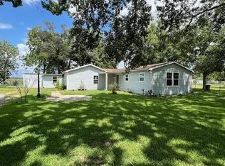 1621 Bayou Dr, Bay City, TX 77414