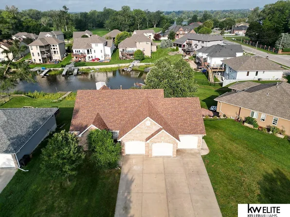 4348 N 7th St, Carter Lake, IA 51510