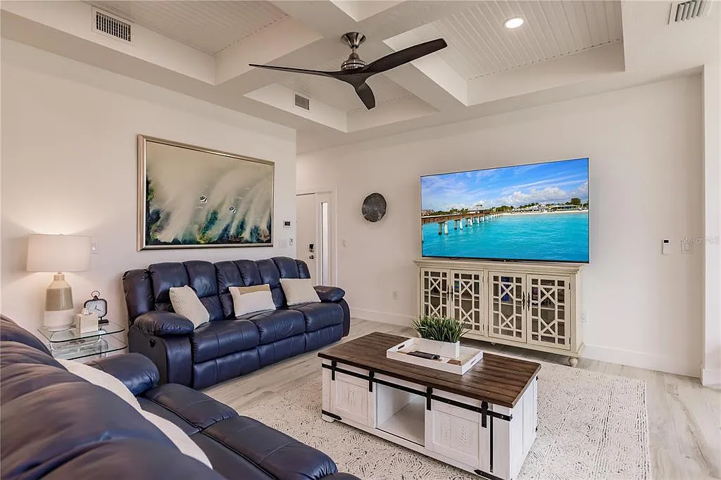 2 bed, 2.0 bath, 1180 sqft, $10,200 — Photo 4