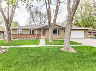 1335 Fell St, Larchwood, IA 51241