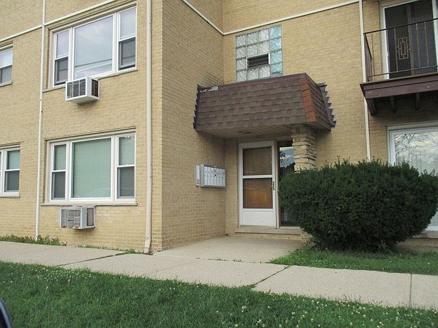 1st image of 8758 W Berwyn Ave #1W