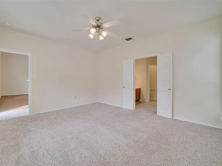 121 Park Ln — Photo 19