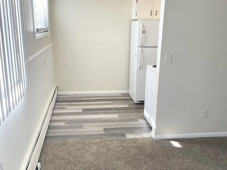 Sullivan Lake Apartments — Photo 24