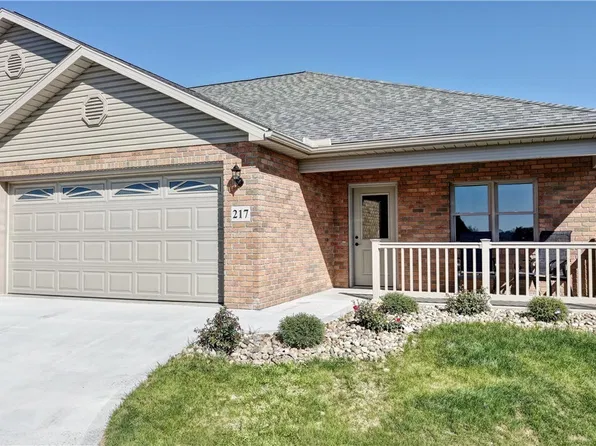 217 Pinehurst Dr, Dover, OH 44622