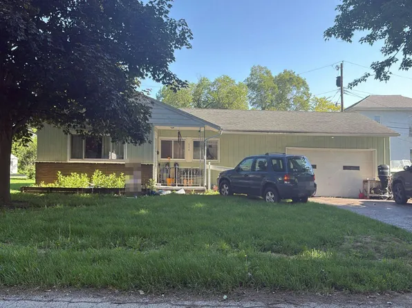 608 Broadway St, Fostoria, OH 44830