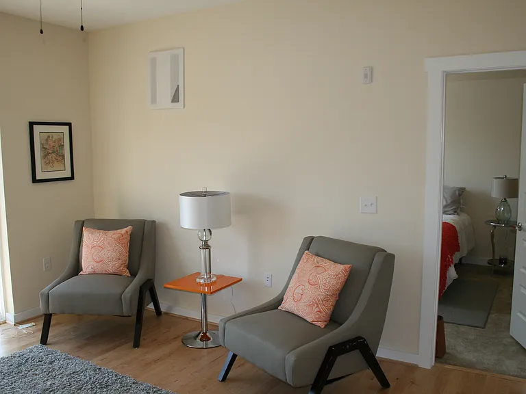 908 Perry Street — Photo 21