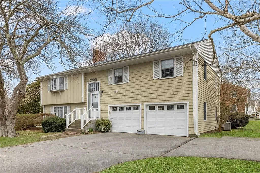 4 bed, 3.0 bath, 1320 sqft, $3,800 — Photo 1