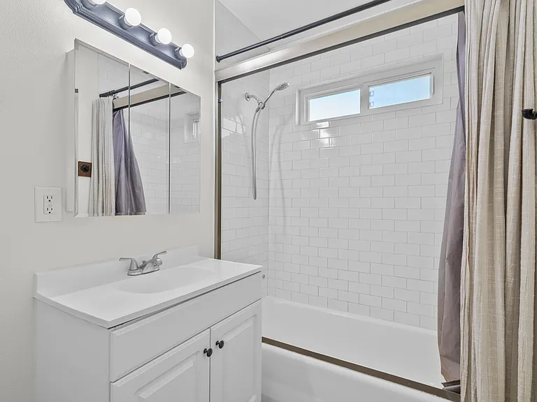 809 W Avenue J10 — Photo 15