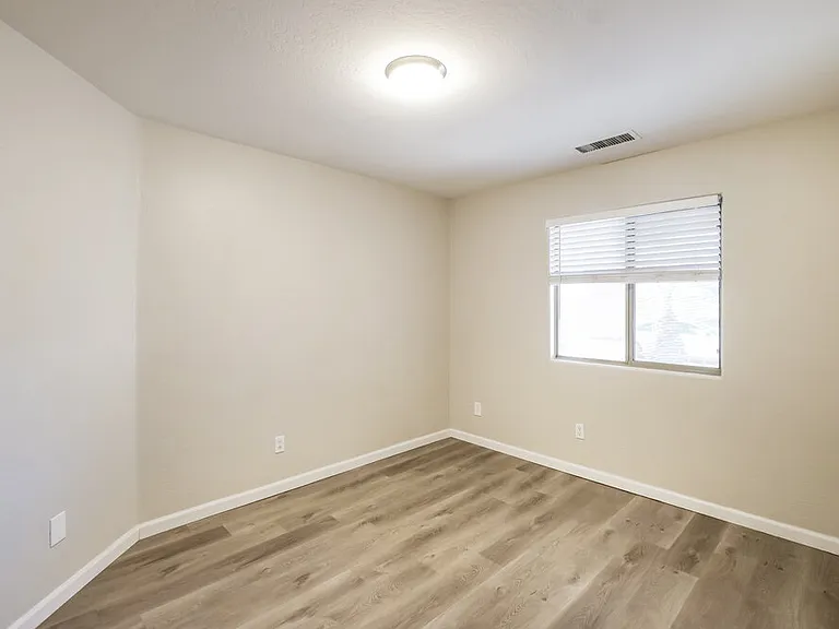 25703 W Saint Charles Ct — Photo 14