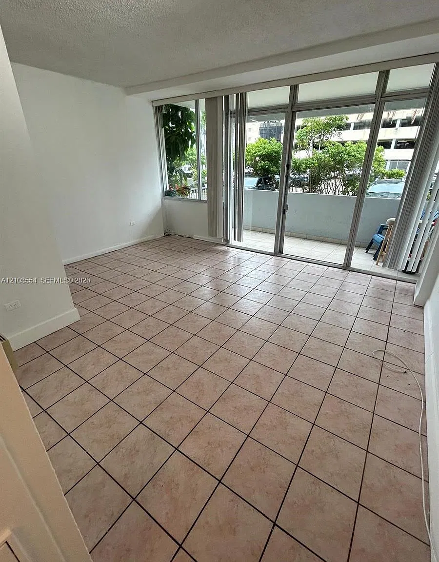 Caribbean Towers Condo — Photo 1