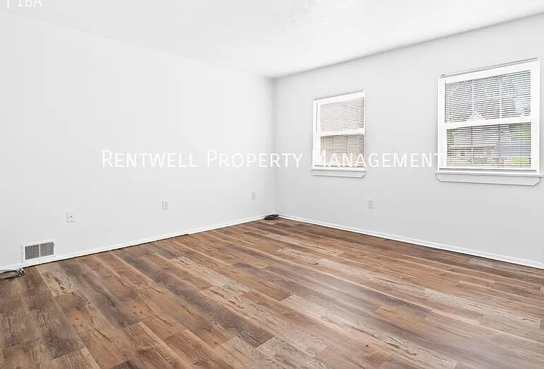 27 Highland Ave — Photo 24