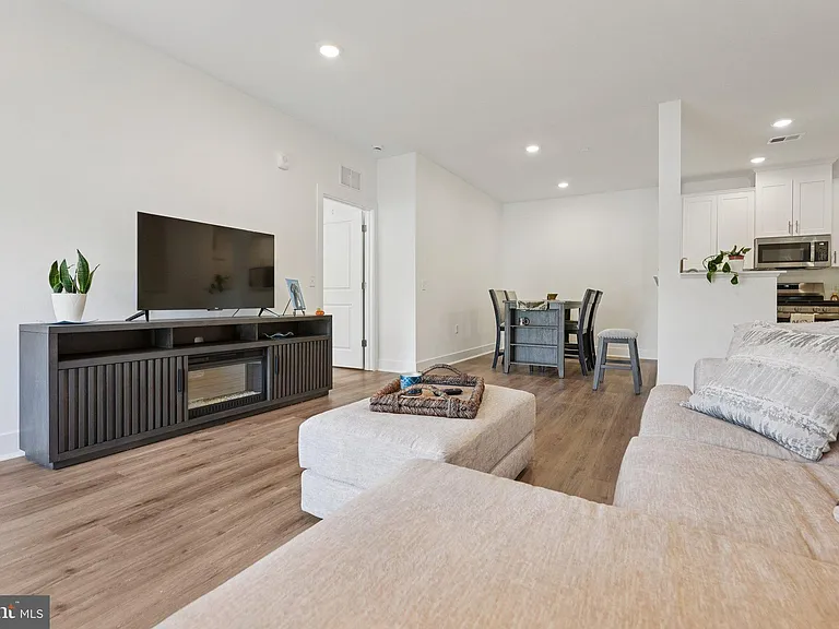 5104 Mary Ashby Way — Photo 4