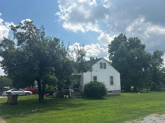 2nd image of 912 Andrews St