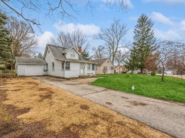 7607 Orchard Rd, Wonder Lake, IL 60097