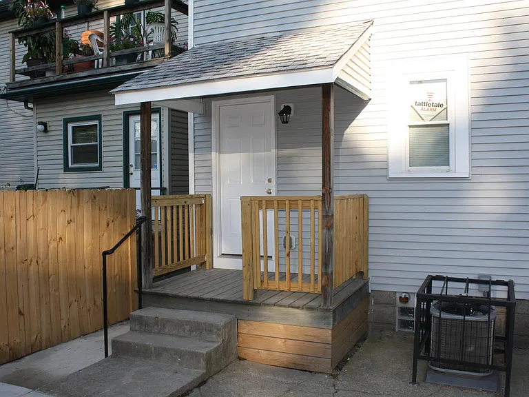 1466 Indianola Ave — Photo 11