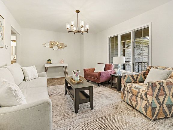 5th image of 10 Wingate Cir