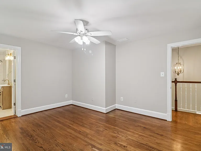7518 Old Dominion Dr — Photo 42