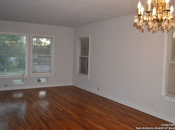 5th image of 203 Nelson Ave