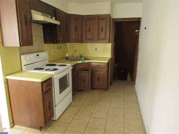5th image of 6919 Buist Ave
