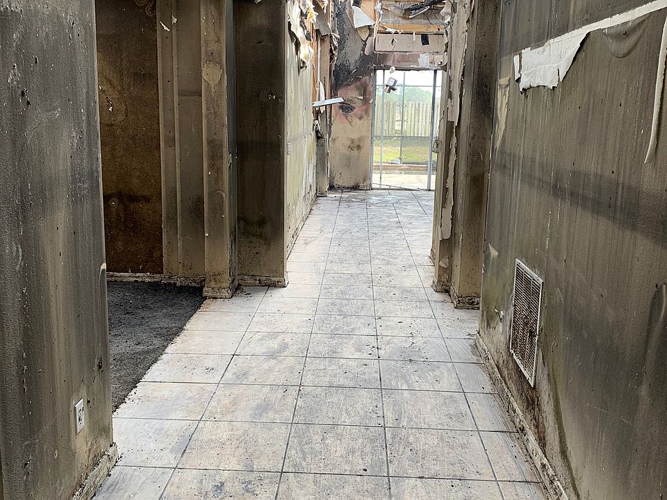 1st image of 118 Alexandria Place Dr