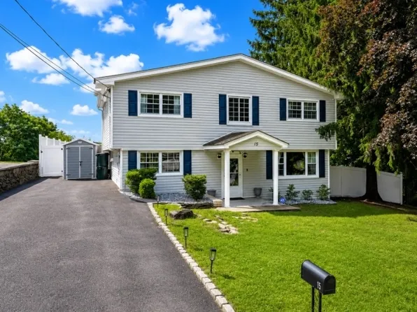 15 Musconetcong Ave, Hopatcong Boro, NJ 07843