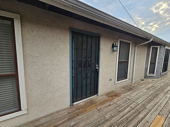 5th image of 634 NW 11th St