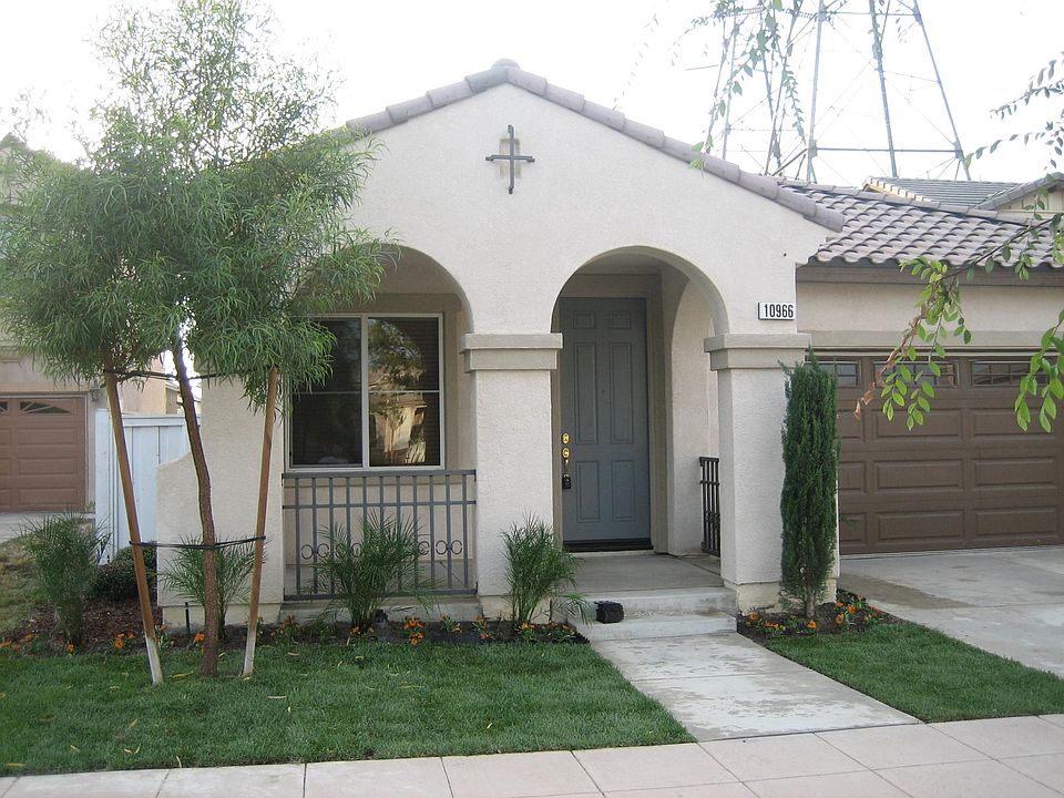 1st image of 10966 Veach St