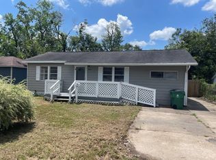 905 N Arcola St, Angleton, TX 77515