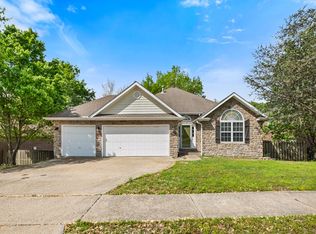 1899 N Batsford Dr, Fayetteville, AR 72704