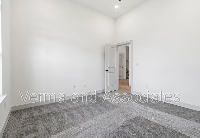920 Trestle Ln — Photo 29