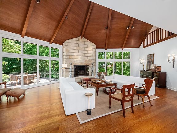 4th image of 5500 Muirfield Ct