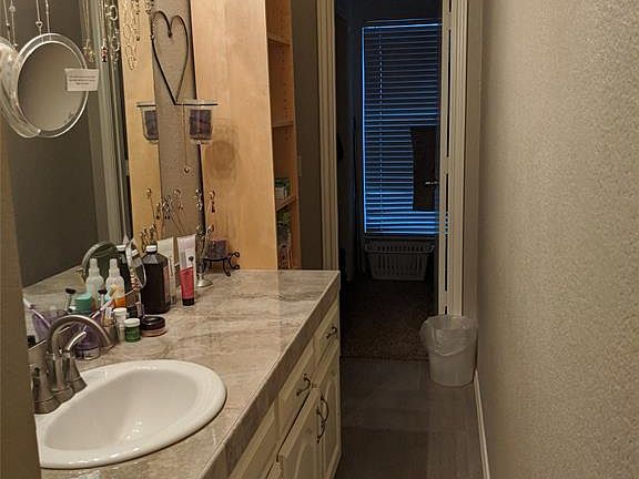 3rd image of 3331 San Mateo Dr