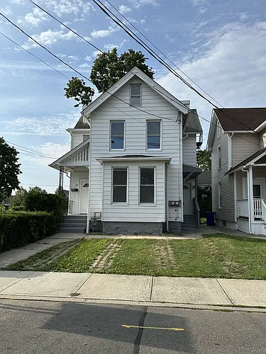 26 Rowan St #2 Photo 1