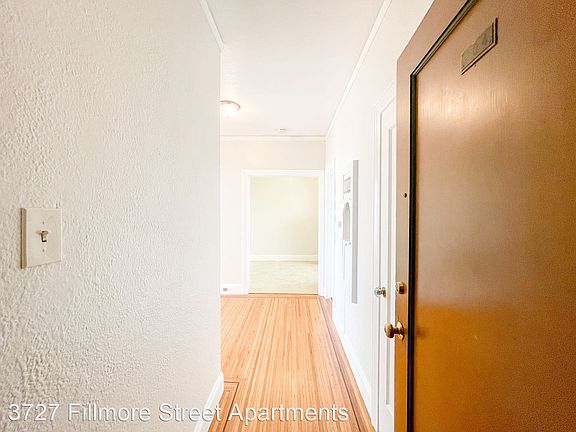 4th image of 3727 Fillmore St #204
