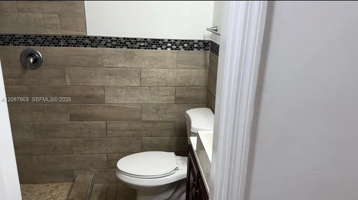 3 bed, 1.5 bath, 1240 sqft, $2,750 — Photo 1