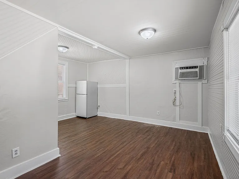 1306 Carr Ave — Photo 9